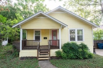 Building Photo - 1703 Maple Ave