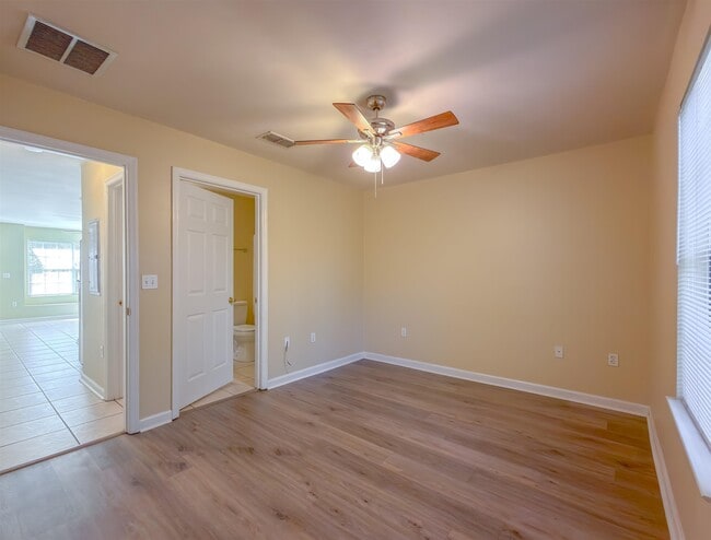 Building Photo - 1558 Devoe St