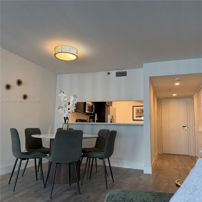 Building Photo - 555 NE 15th St