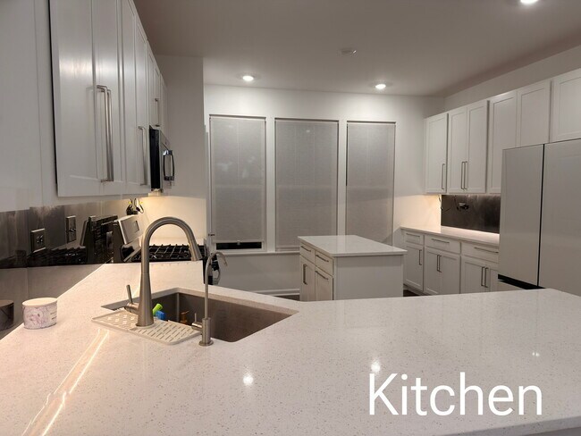 Building Photo - 522 Wolverine Dr