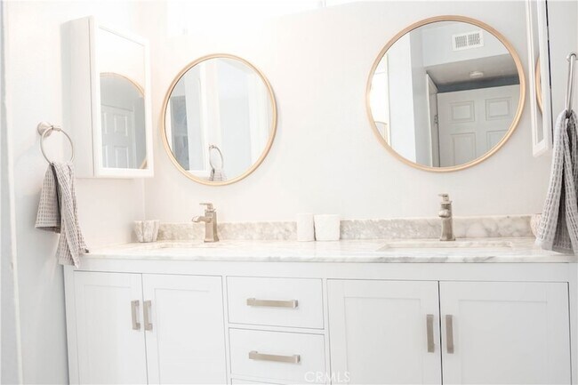 Building Photo - 4705 Kester Ave