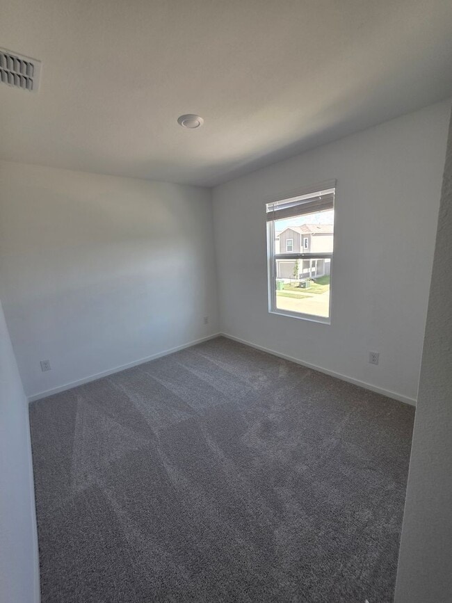 Building Photo - New Build Perfection: 3 Bedroom, 2.5 Bath ...