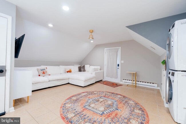 Building Photo - 341 Gordon Rd