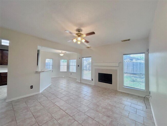 Building Photo - 2519 Silver Meadow Dr