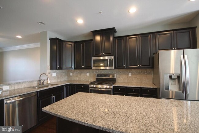 Building Photo - 228 Compass Dr
