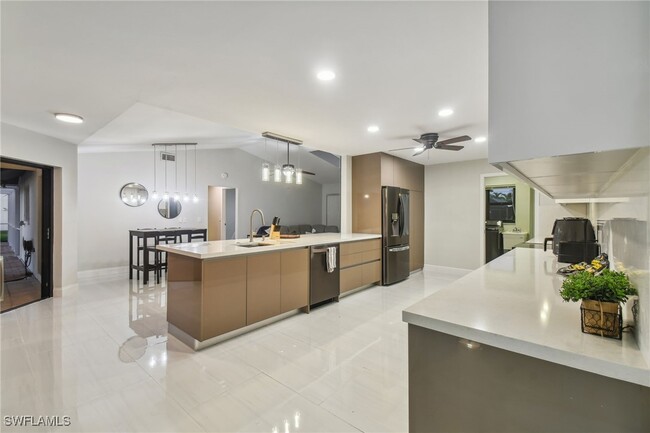 Building Photo - 1101 SW 51st Terrace
