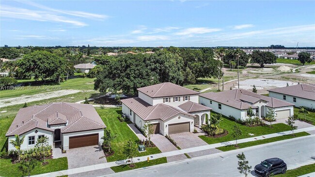 Building Photo - 2209 SE 30th St