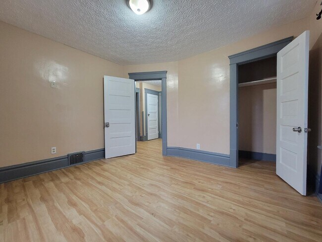 Building Photo - 798 Stadelman Ave