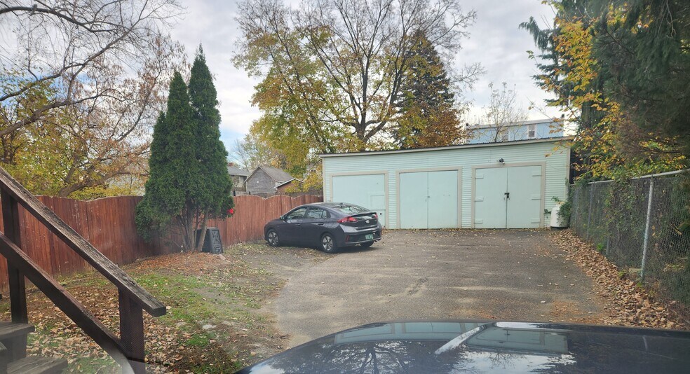 3 Parking Spots Per Unit! - 204 N Champlain St