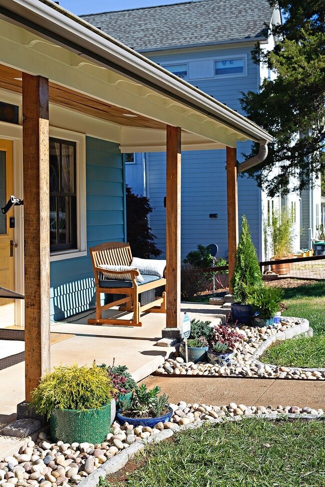Building Photo - Beautifully Restored Belmont Gem With Fenced Yard
