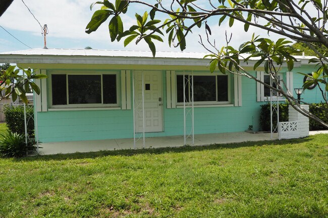 Building Photo - 10154 118th Ave