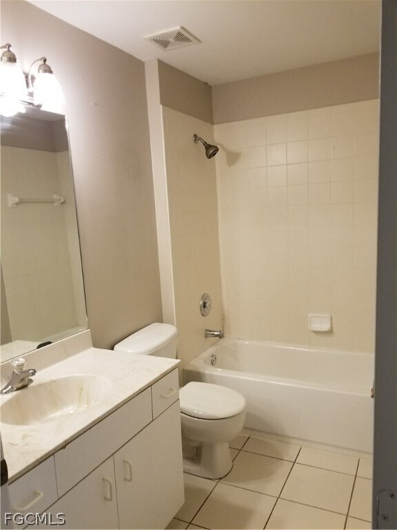 Building Photo - 3638 Pine Oak Cir