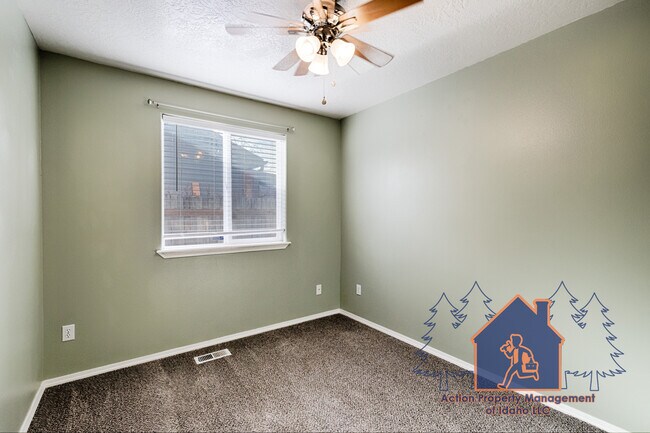 Building Photo - 1393 Caterpillar Ave N