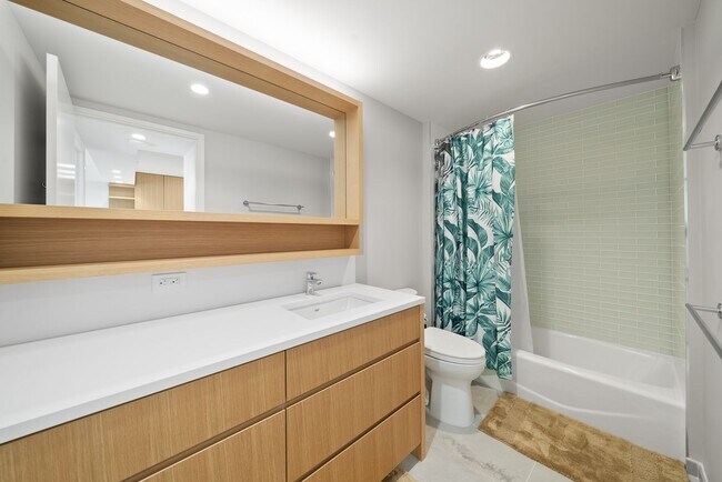 Building Photo - 2422