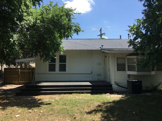 Building Photo - 149 Hickman St