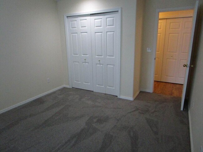 Building Photo - 3 Bedroom, 2 Bathroom Rambler located in A...