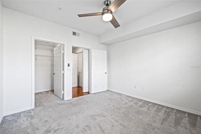 Building Photo - 501 Knights Run Ave