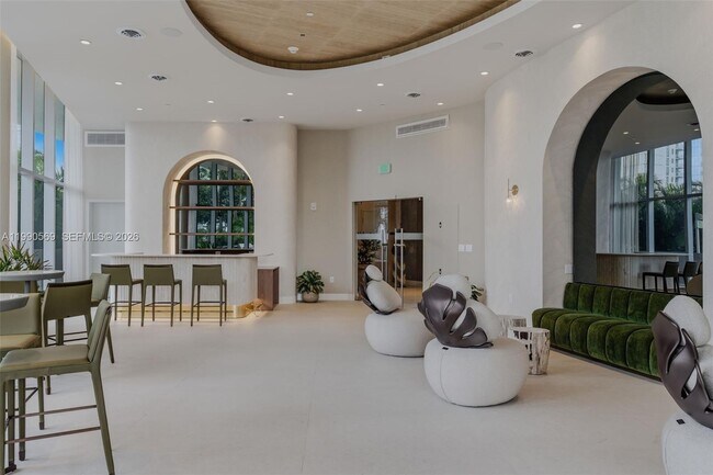 Building Photo - 711 NE 23rd Terrace