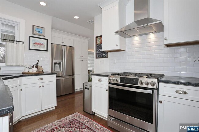 Building Photo - 2 Maysenger Rd