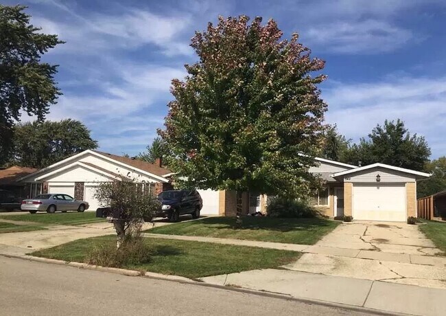 Front - 540 Charles St