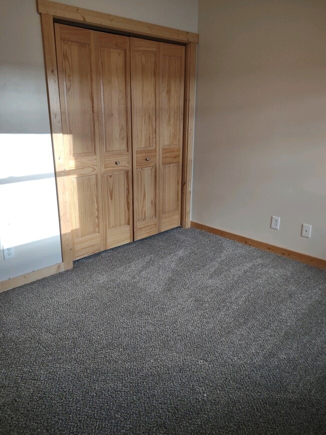 Building Photo - 155 Mulligan Ln