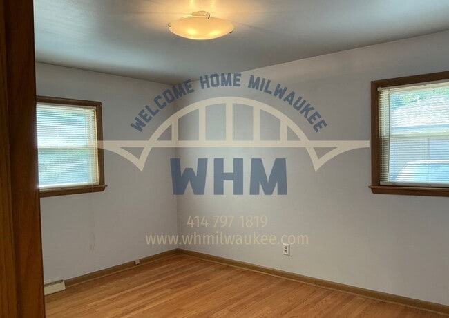 Building Photo - 7313 Harwood Ave