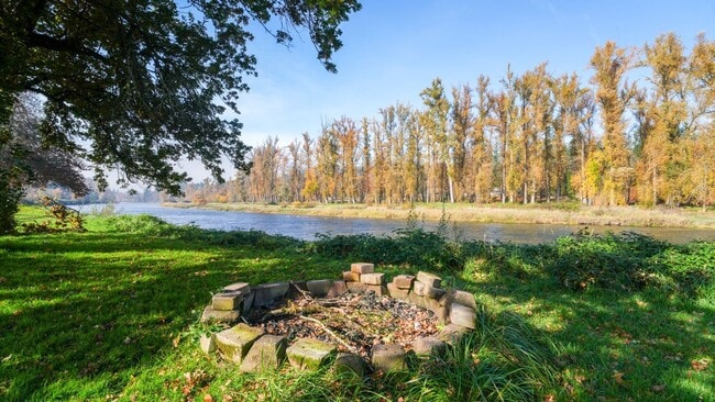 Building Photo - 3120 Hayden Bridge Rd