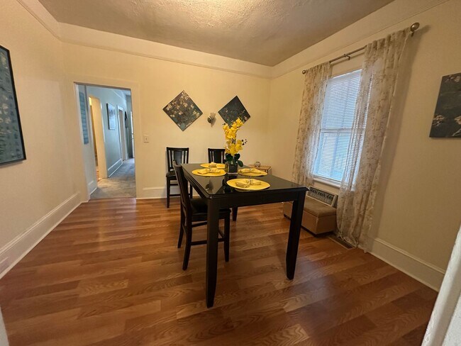 Building Photo - Charming 1 Bedroom, 1 Bath Furnished Or Unfurnished Home Available for Rent with Flexible Lease T...