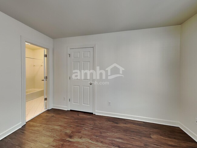 Building Photo - 6111 Creft Cir