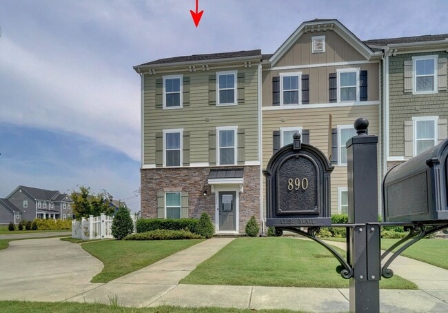 Building Photo - READY 08-17-26l!! A 3-Bedroom Townhome w/Garage in Culpepper Landing! Community Pool, Dog Park, P...