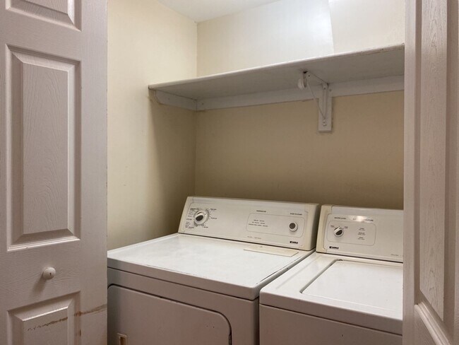 Building Photo - Classic Old Town Fort Collins 2 Bed 2 Bath Home Close to CSU