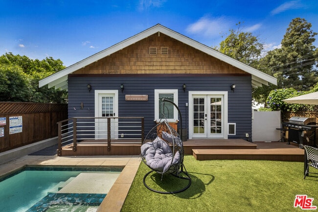 Building Photo - 201 S Ave 55