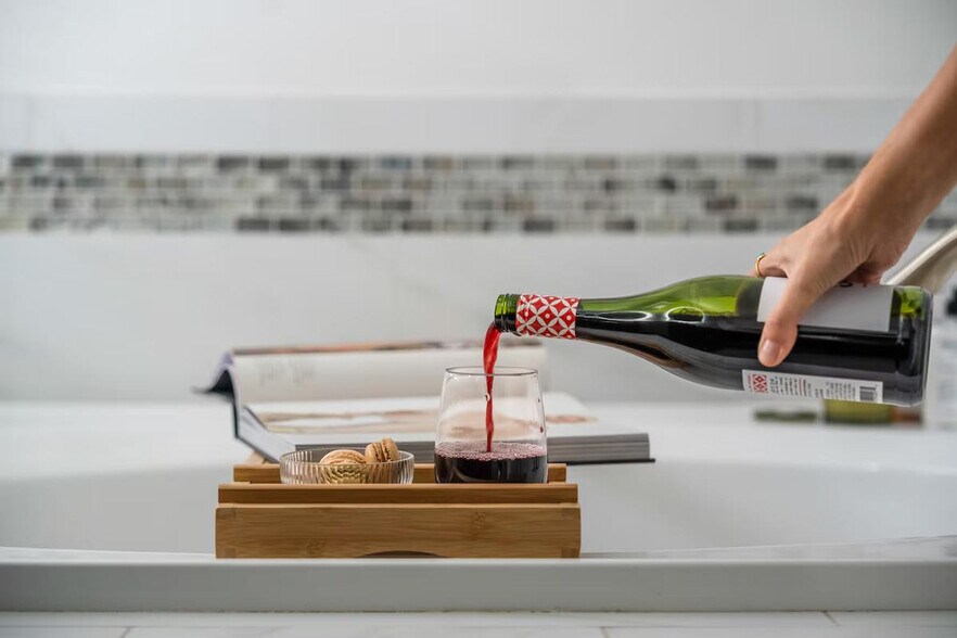 Building Photo - 4710 Sleepy Hollow Dr