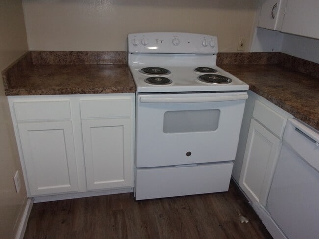 Building Photo - 430 Keenan Ave