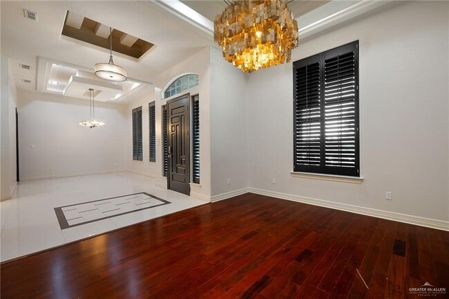 Building Photo - 17 Grand Canal Dr