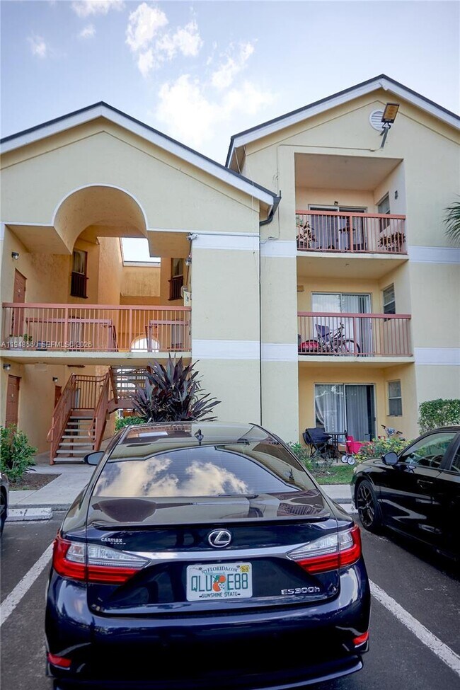 Building Photo - 7610 Westwood Dr