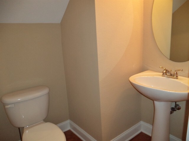 Building Photo - 6317 Stillglen Ln