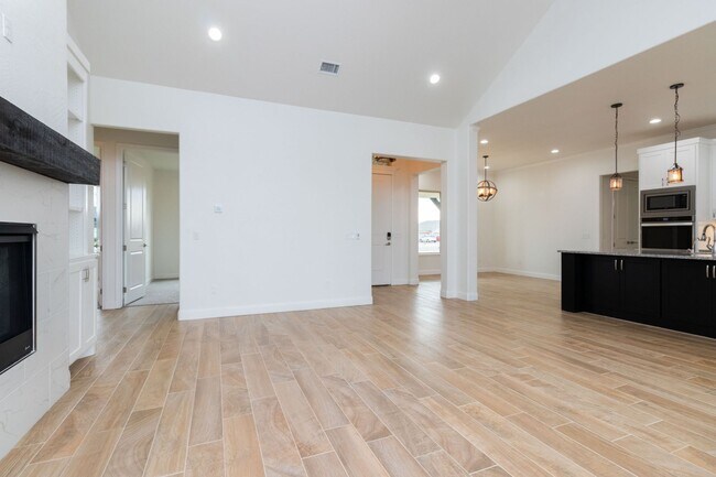 Building Photo - Available with our Lease with Purchase Opt...
