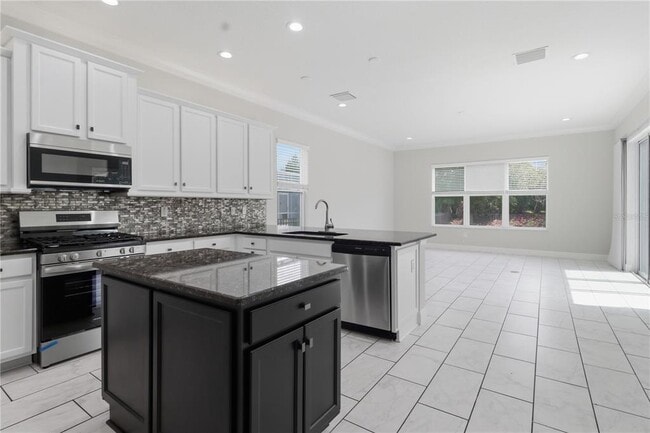 Building Photo - 30271 Southernwood Ct