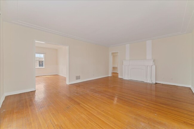 Building Photo - 335 N Genesee Ave