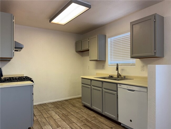 Building Photo - 807 Gemstone Ave