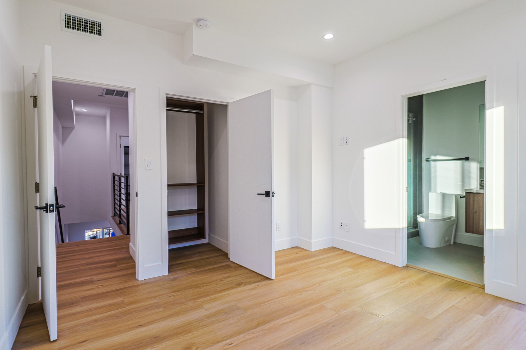 Building Photo - 4848 W 17th St