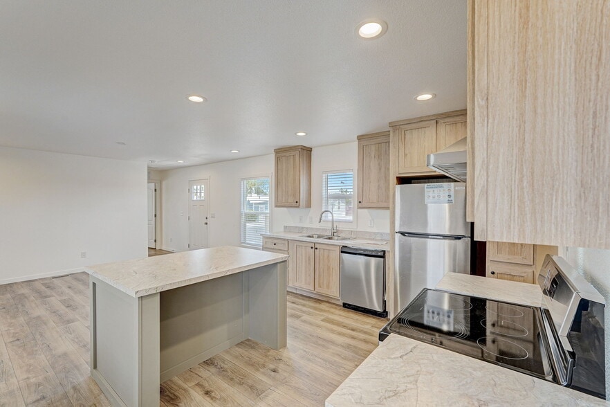 Building Photo - 2627 S Lamb Blvd