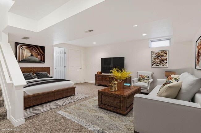 Building Photo - 319 W 2nd Ave