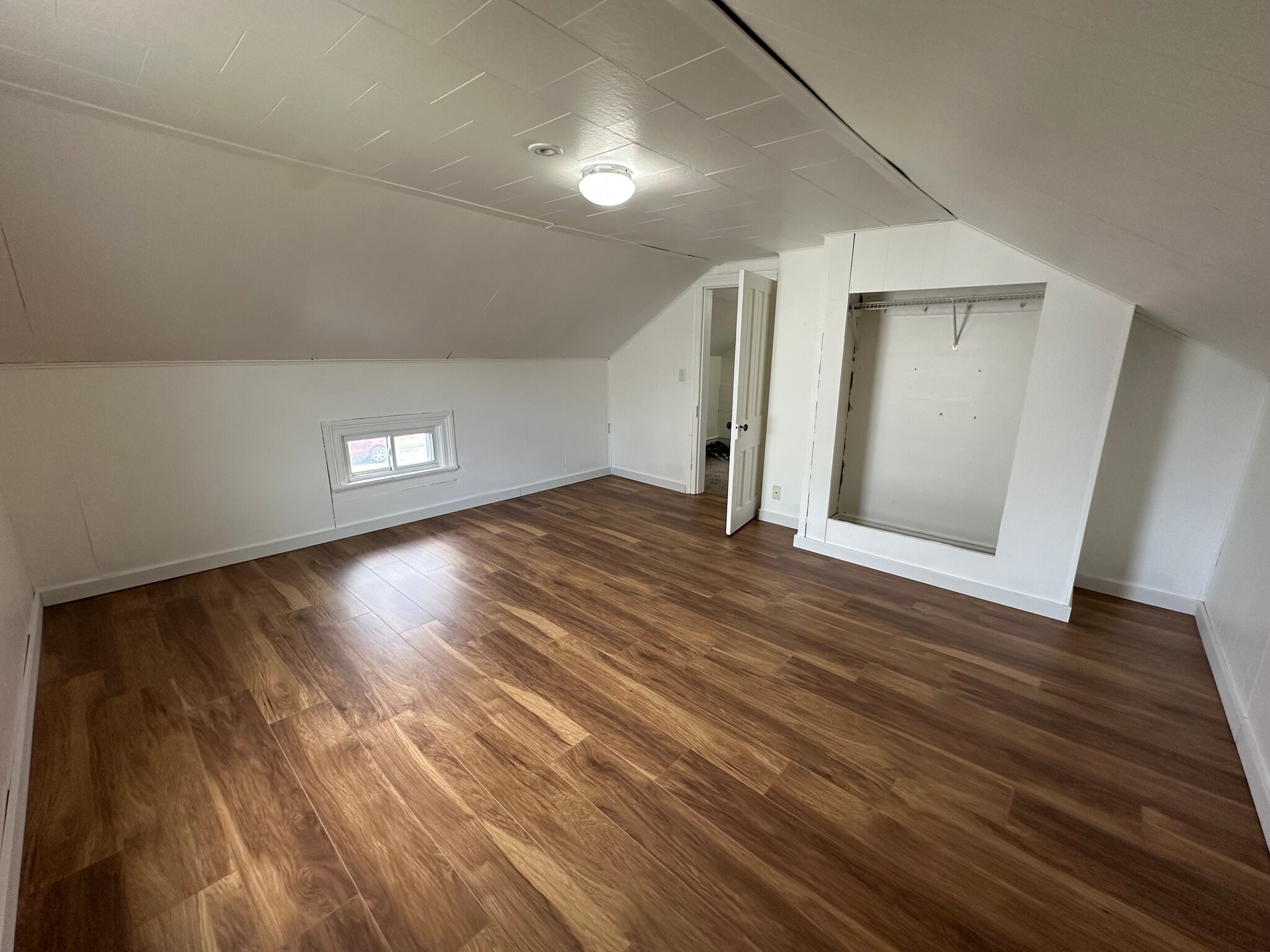 Building Photo - 915 Madison St