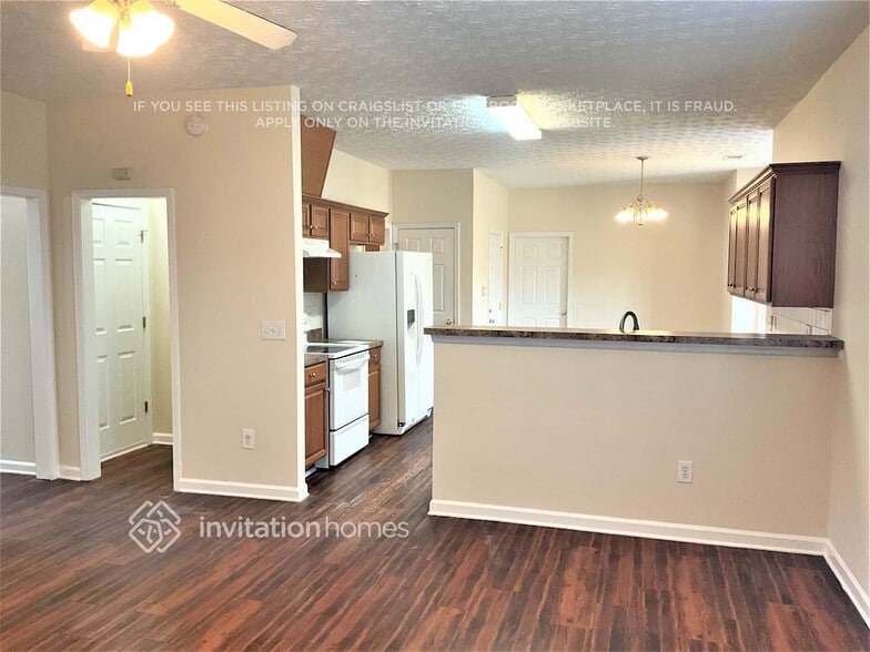 Building Photo - 2665 Barkley Mnr Dr