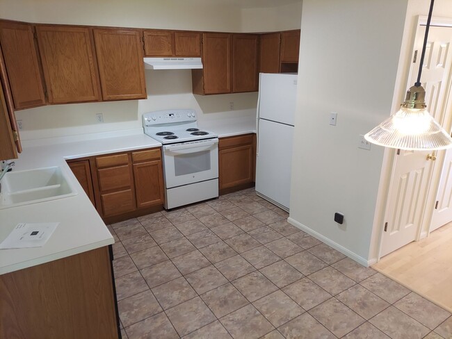 Building Photo - Beautiful Townhouse in Louisville!!