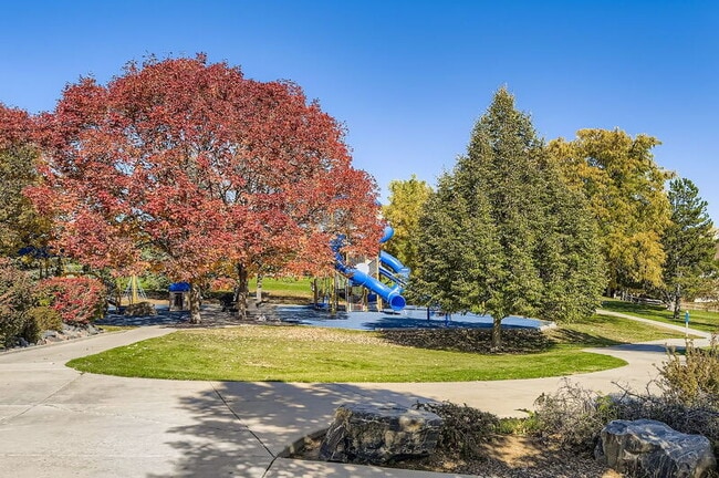 Building Photo - 7663 S Cove Cir