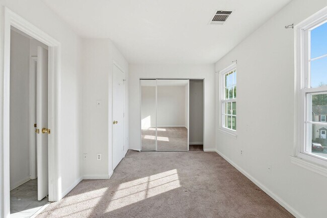 Building Photo - 3031 Antrim Cir