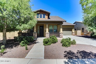 Building Photo - 4148 N Evergreen St